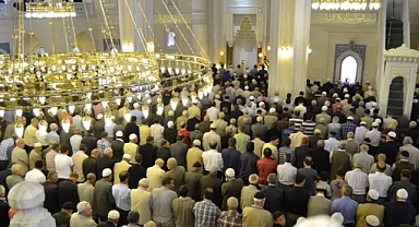 Ramazan ayına günler kaldı İlk teravih namazı ne zaman kılınacak?