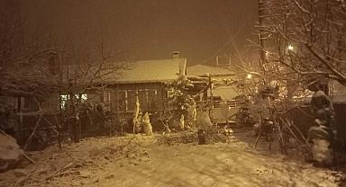 Yenice'de kar yağışı etkisini arttırdı