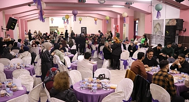 AK Parti Çanakkale Teşkilatı Birlik Vakfı’nın iftar programında buluştu