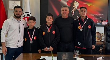 Ayvacık Belediyespor Güreş Takımı'ndan büyük başarı