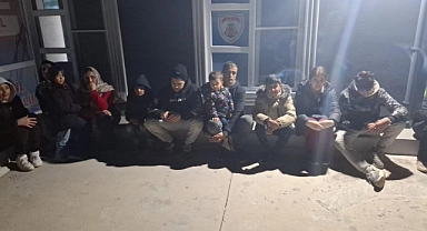 Ayvacık’ta 13 düzensiz göçmen yakalandı