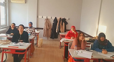 Biga'da okuma yazma kursu devam ediyor