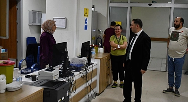 Biga Kaymakamı Ercan Kayabaşı’ndan Biga Devlet Hastanesi’ne ziyaret