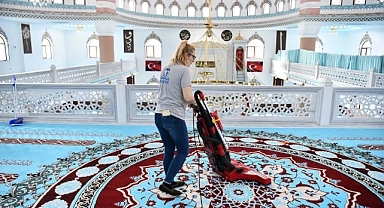 Çanakkale'de Camilerde temizlik devam ediyor