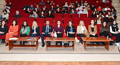 Çanakkale'de Flört Şiddetini Sonlandıralım Paneli gerçekleştirildi