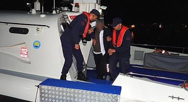 Çanakkale'de ticari gemide rahatsızlanan kişi tahliye edildi