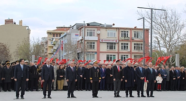 Çanakkale Deniz Zaferi'nin 110. Yılı Törenle Kutlandı