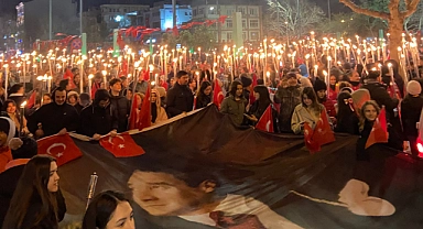 Çanakkale Zaferi'nin 110. Yıl Dönümünde Fener Alayı Düzenlendi