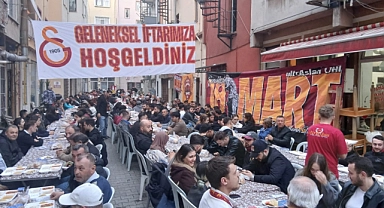 Galatasaraylılar iftar yemeği verdi. Tüm takım taraftarları aynı sofrada buluştu