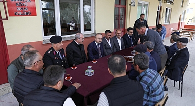 İçişleri Bakan Yardımcısı Bülent Turan ve Vali Ömer Toraman Saraycık Köyü’nde Vatandaşlarla Buluştu