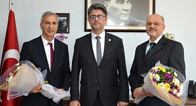 İnsan ve Toplum Bilimleri Fakültesi Dekanlık devir teslim töreni gerçekleşti
