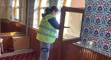 Kepez Belediyesi’nden camilerde bayram temizliği