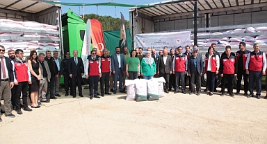 Biga’da çiftçilere %75 hibeli çeltik ve silajlık sorgum tohumu teslim edildi