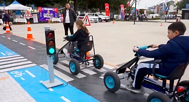 Biga'da minikler trafik kurallarını eğlenerek öğrendi