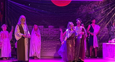 “Bir Troya Düğünü” Kepez’de sahnelendi