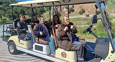 Bozcaada'da elektrikli araç yıllar sonra yeniden hizmette