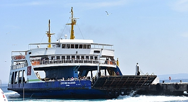 Çanakkale'de deniz ulaşımına fırtına engeli