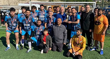 Çanakkale'de köyler arasında düzenlenen futbol turnuvasında Dörtyol Köyü şampiyon oldu