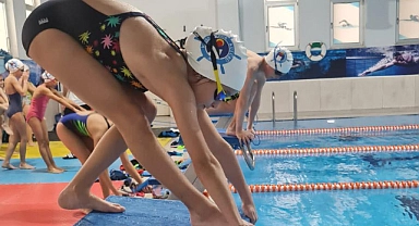 İÇDAŞ Spor Kulübü Yüzme Takımı’ndan Karabiga’da gelişim kampı