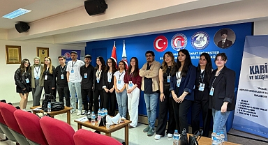 İş Kulübü’nden Biga’daki üniversite öğrencilerine kariyer yolculuğunda rehberlik