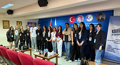 İş Kulübü’nden Biga’daki üniversite öğrencilerine kariyer yolculuğunda rehberlik