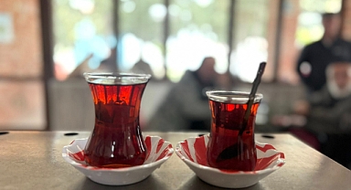 Karabiga’da çay bardakları büyüdü, sohbetler uzadı