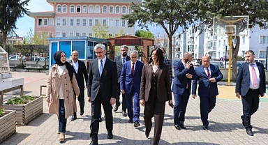 Milli Eğitim Bakan Yardımcısı Nazif Yılmaz’dan Çanakkale’de yoğun ziyaret trafiği