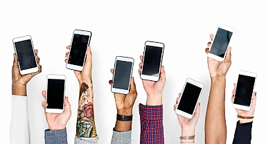 Nisan 2025'in en iyi ekrana sahip telefonları