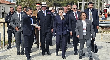 Prenses Anne, Seddülbahir Kalesi’ni ziyaret etti