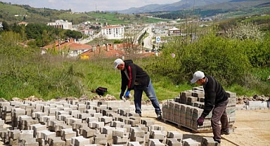 Recep Dal Sokak'ta kaldırım taşları yenilendi