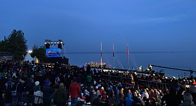 Anzak Koyunda Şafak Ayini