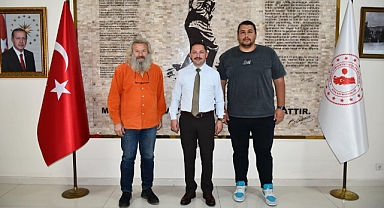 Sanatçılar Mehmet Elmas ve Fikret Karakaya’dan Biga Kaymakamına ziyaret