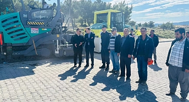 Ayvacık Kaymakamı Salih Sak, asfalt çalışmalarını yerinde inceledi