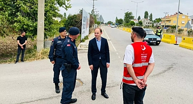 Ayvacık Kaymakamı Salih Sak, Mıhlı Yol Kontrol Noktası’nda İncelemelerde Bulundu