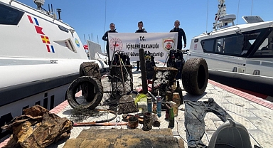 Ayvacık Sahil Güvenlik Komutanlığı’ndan deniz dibi temizliği