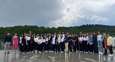 Başkan Zeynep Çelik’ten öğrencilere moral yemeği