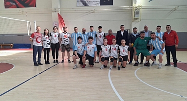 Bozcaada’da Atatürk Kupası heyecanı sürüyor