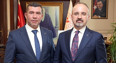 Bülent Turan, AK Parti Ezine İlçe Başkanı Doğan’ı ağırladı