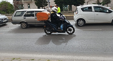 Çanakkale Atatürk Caddesi’nde zincirleme trafik kazası: 3 araç birbirine girdi