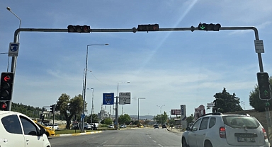 Çanakkale'de Trafik Işıkları Sürücüler Arasında Gerilim Yaratıyor