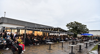 Çanakkaleliler Final Four coşkusunu Barış Kafe'de yaşadı
