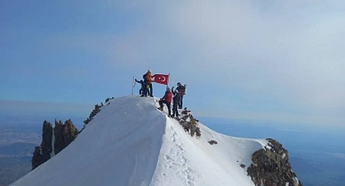 Dağcılar 19 Mayıs'ta Erciyes'e tırmandı