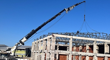 Ezine'de Şehit Polis Memuru Yahya Ergin Spor Kompleksi yükseliyor