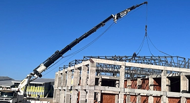 Ezine'de Şehit Polis Memuru Yahya Ergin Spor Kompleksi yükseliyor