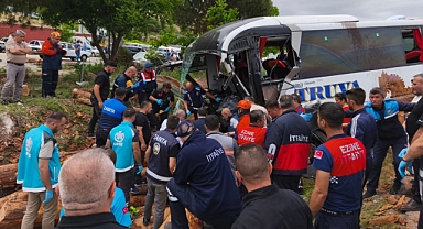 Ezine’deki feci kazada hayatını kaybedenlerin isimleri belli oldu