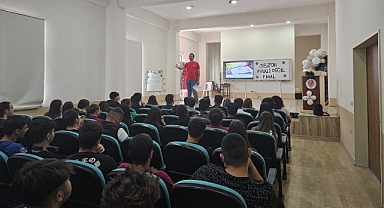 Gelibolu’da öğrencilere yönelik meslek semineri düzenlendi