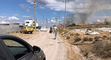 Gülpınar'da çıkan yangın kontrol altında