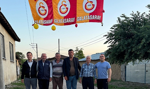 Hacıpehlivan’ın Galatasaraylıları şampiyonluğu kutladı