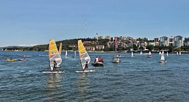 İÇDAŞ Spor Kulübü Yelken gösterileriyle 19 Mayıs’ı kutladı