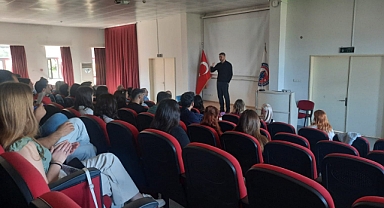 İŞKUR İl Müdürü Mehmet Uğur Yavuz, ÇOMÜ Mezun ve Kariyer Günleri’nde gençlerle buluştu